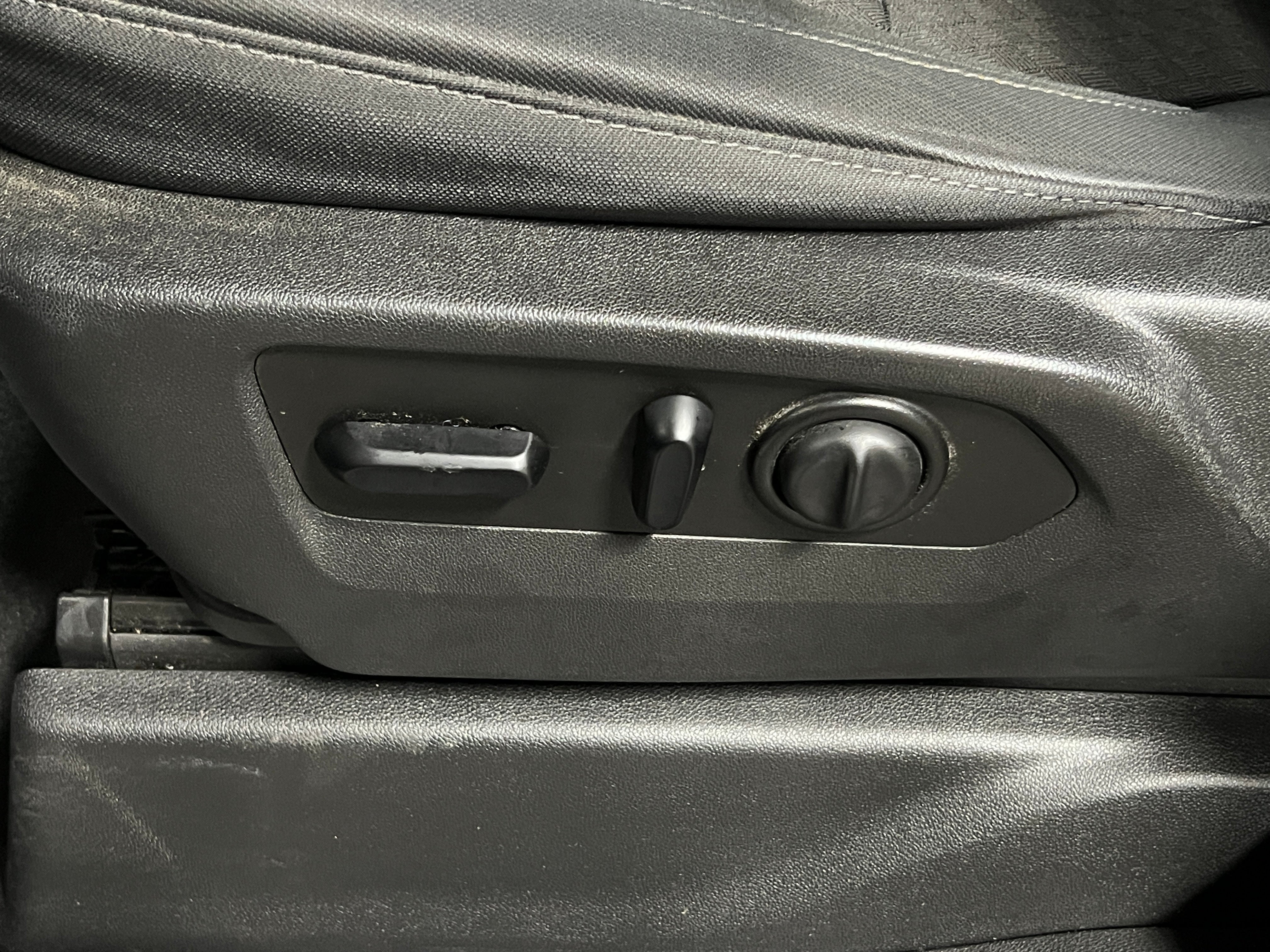 chevrolet silverado 1500 2019 3GCPYDEKXKG138037 image chevrolet silverado 1500 2019 3GCPYDEKXKG138037 image